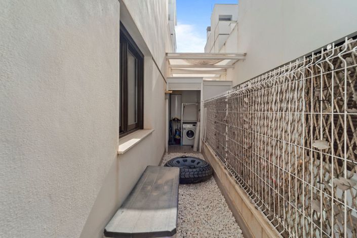 Image No.23-2 Bed House for sale