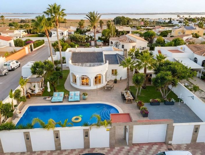 Image No.2-5 Bed Villa for sale