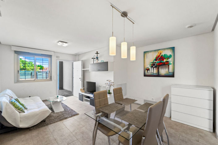 Image No.10-2 Bed Apartment for sale