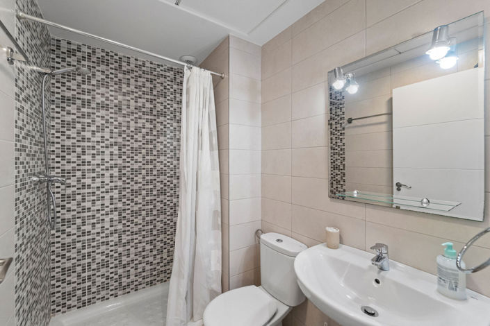 Image No.12-2 Bed Apartment for sale