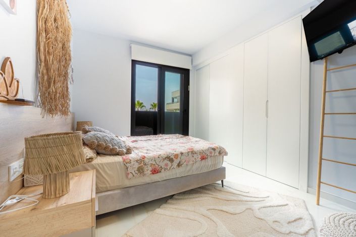 Image No.16-2 Bed Apartment for sale