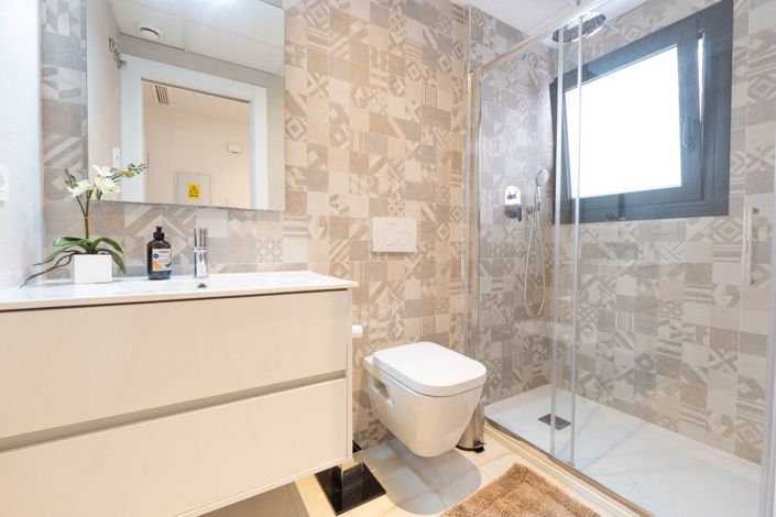 Image No.21-2 Bed Apartment for sale