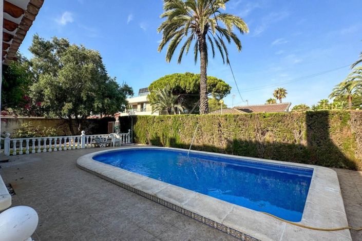 Image No.5-4 Bed Villa for sale