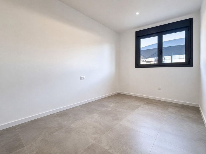 Image No.19-2 Bed Apartment for sale