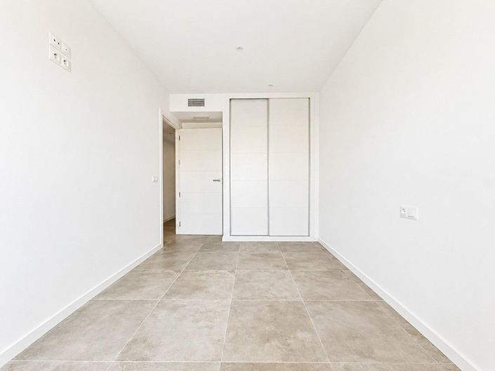 Image No.20-2 Bed Apartment for sale