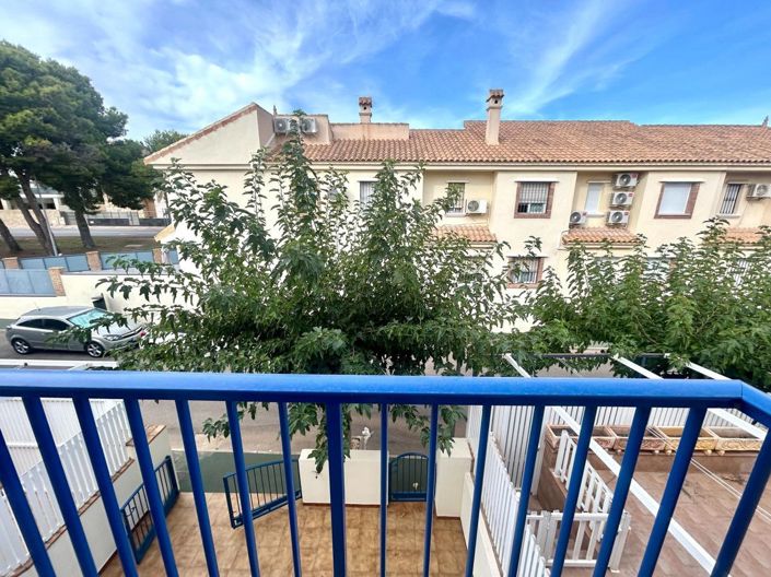 Image No.15-3 Bed House for sale