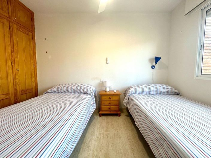 Image No.17-3 Bed House for sale