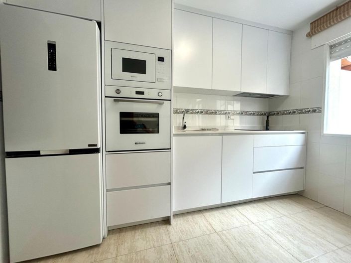 Image No.8-3 Bed House for sale