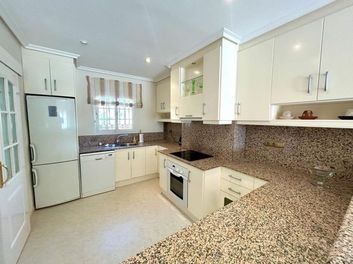 Image No.8-3 Bed Apartment for sale
