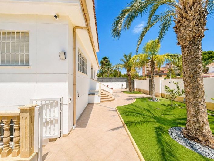 Image No.22-4 Bed Villa for sale