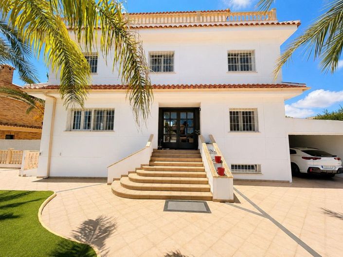 Image No.44-4 Bed Villa for sale