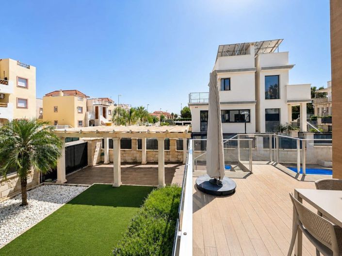 Image No.11-Villa de 5 chambres à vendre à Orihuela Costa