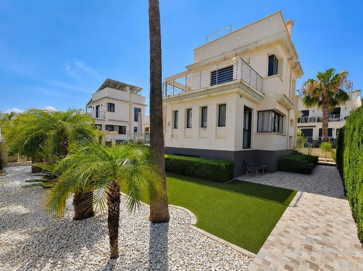 Image No.5-Villa de 5 chambres à vendre à Orihuela Costa
