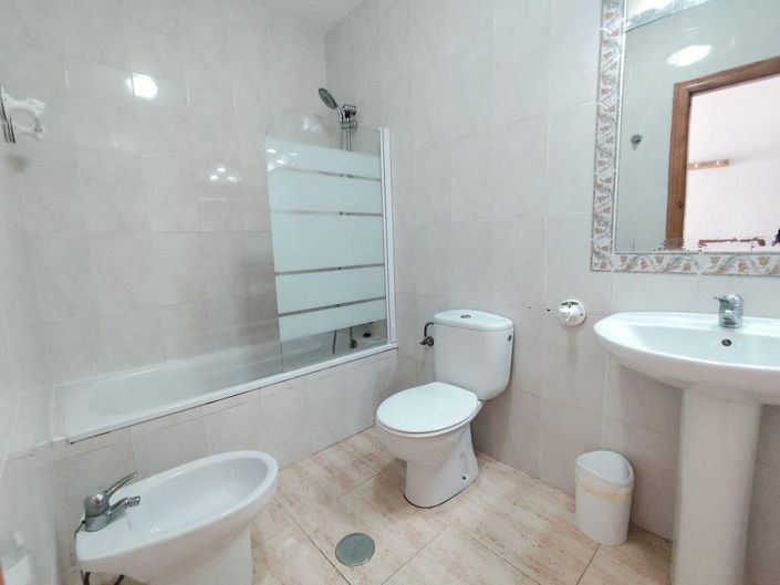 Image No.13-3 Bed House for sale