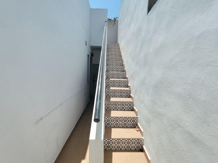 Image No.19-3 Bed House for sale