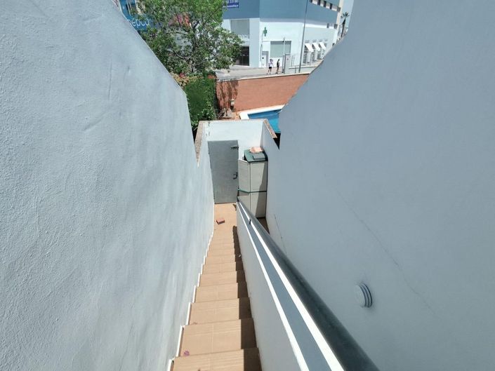 Image No.20-3 Bed House for sale