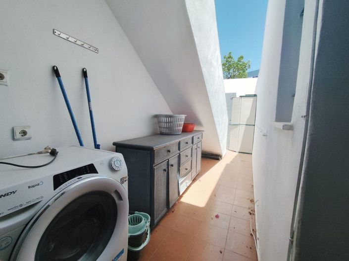 Image No.26-3 Bed House for sale