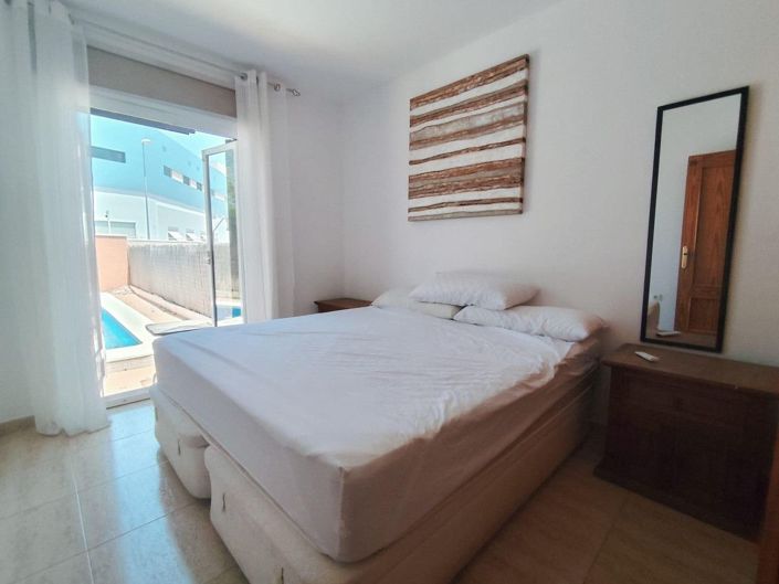 Image No.8-3 Bed House for sale