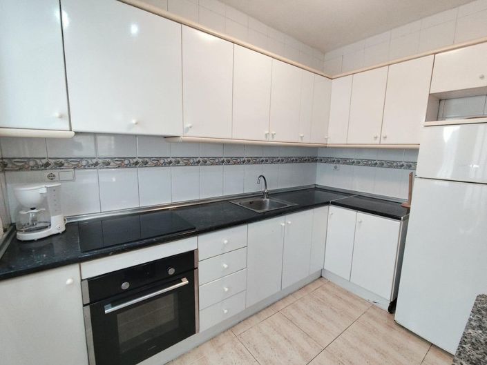 Image No.9-3 Bed House for sale
