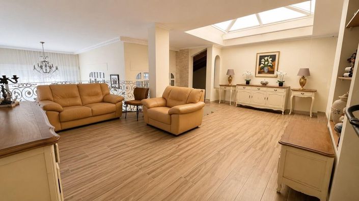 Image No.3-5 Bed Villa for sale