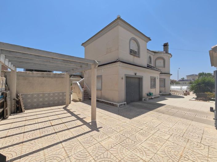 Image No.2-Villa de 3 chambres à vendre à Torrevieja