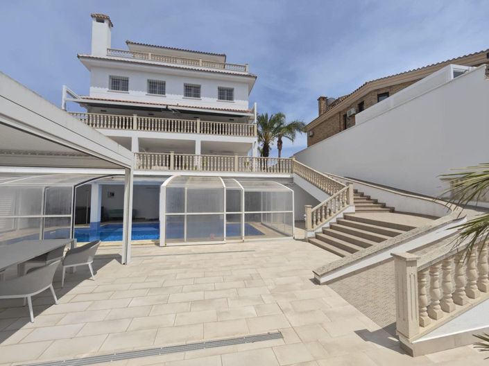 Image No.2-4 Bed Villa for sale