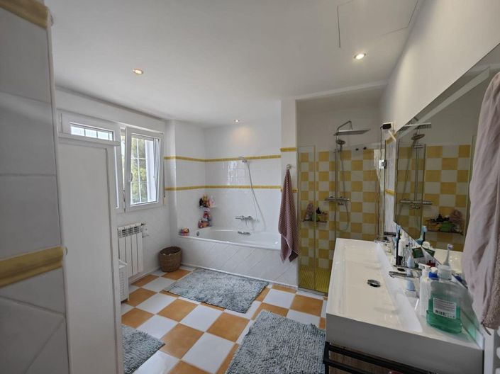 Image No.26-4 Bed Villa for sale