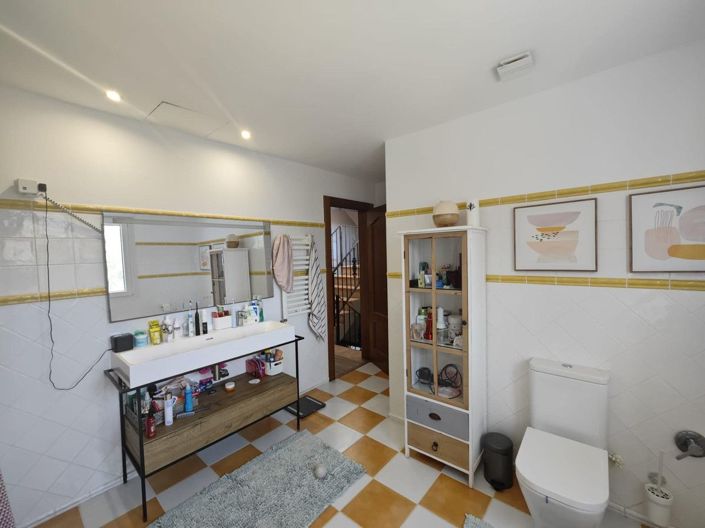 Image No.27-4 Bed Villa for sale