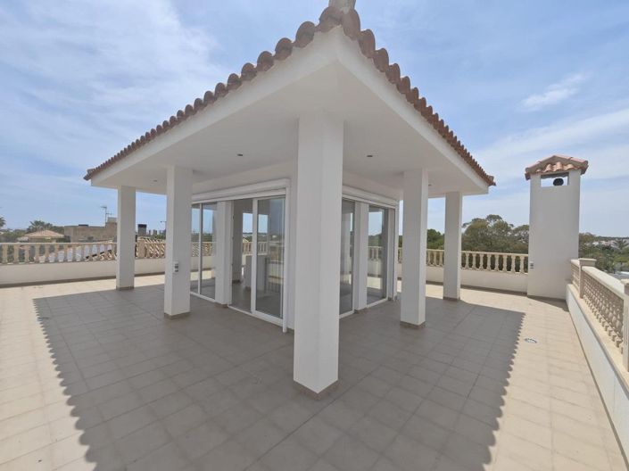 Image No.40-4 Bed Villa for sale