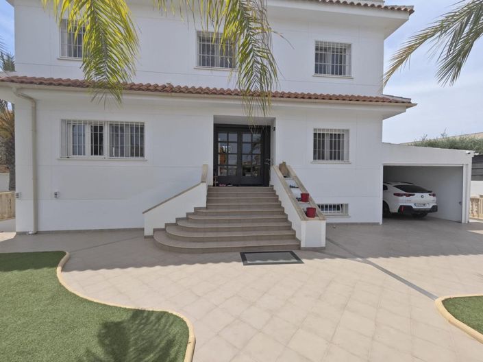 Image No.41-4 Bed Villa for sale