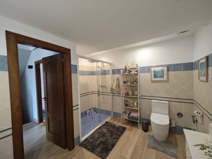 Image No.8-4 Bed Villa for sale