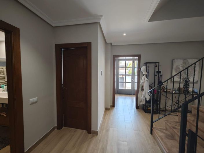 Image No.9-4 Bed Villa for sale
