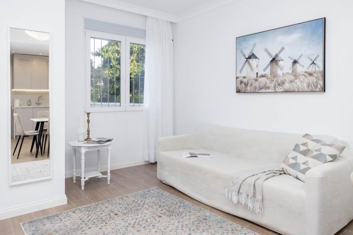 Image No.10-3 Bed House for sale