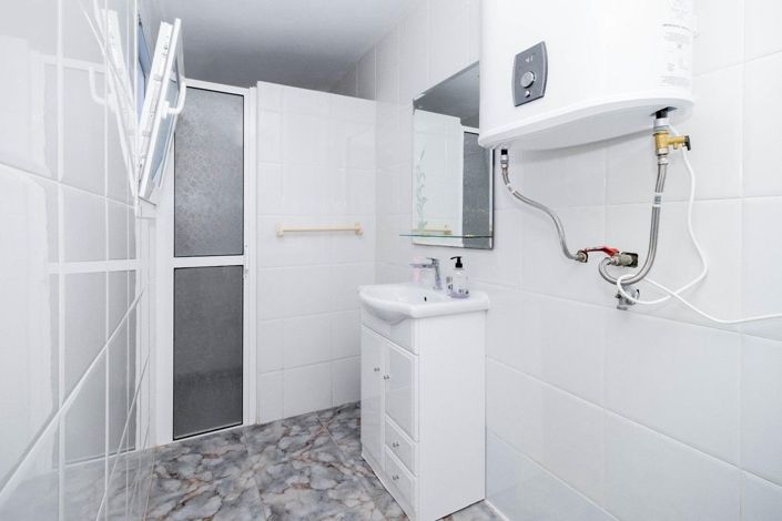 Image No.14-3 Bed House for sale