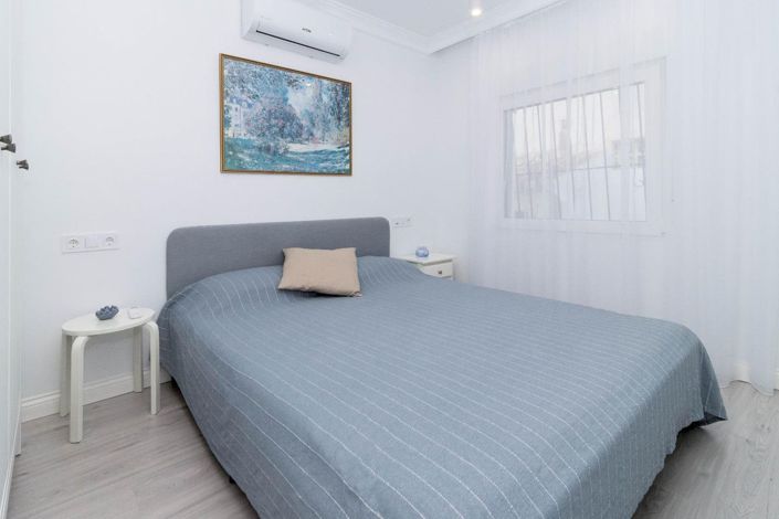 Image No.18-3 Bed House for sale
