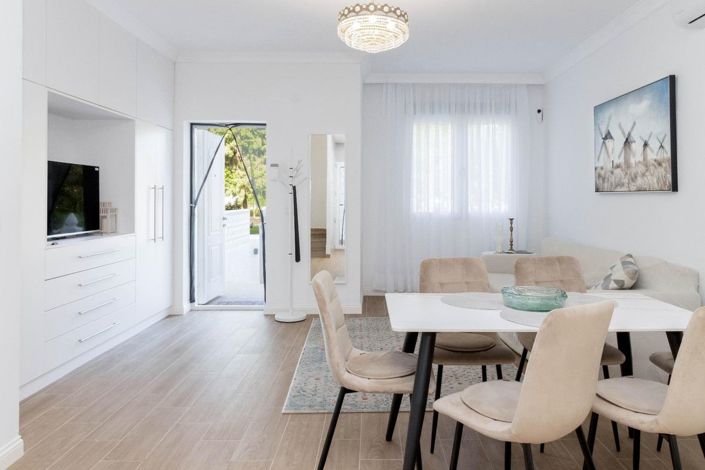 Image No.8-3 Bed House for sale