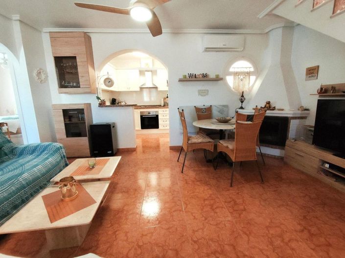 Image No.2-Villa de 4 chambres à vendre à Orihuela Costa