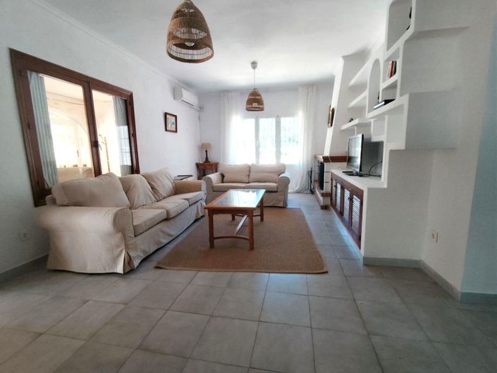 Image No.2-3 Bed Villa for sale