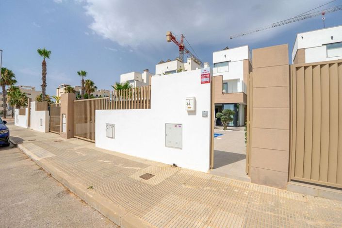 Image No.49-3 Bed Villa for sale