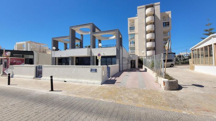 Image No.40-2 Bed Apartment for sale