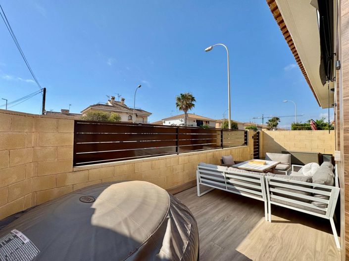Image No.25-2 Bed Apartment for sale