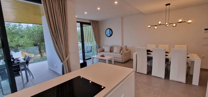 Image No.21-3 Bed Apartment for sale
