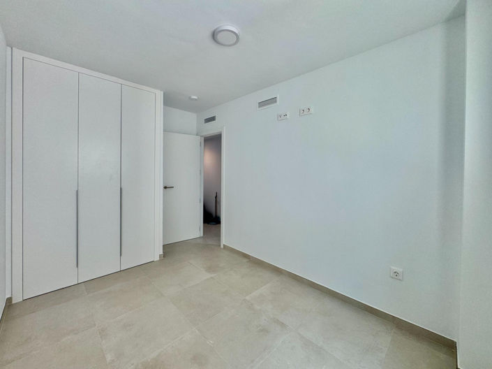 Image No.13-3 Bed Apartment for sale