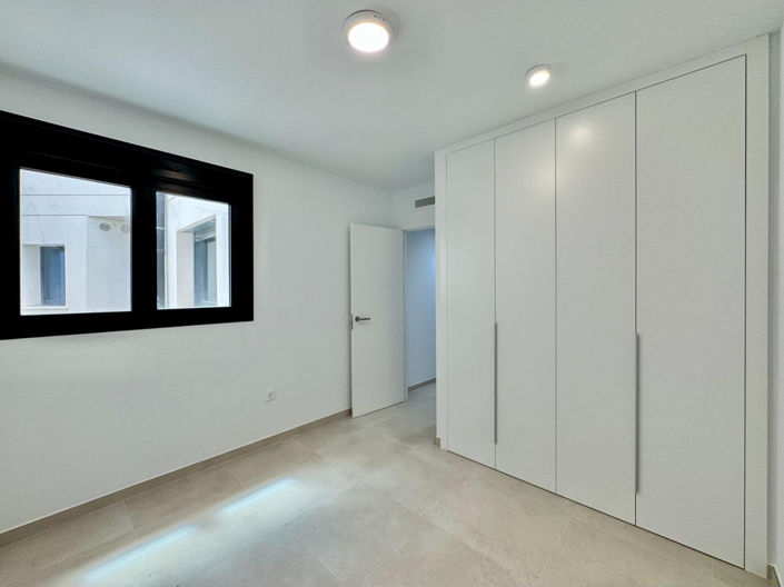 Image No.19-3 Bed Apartment for sale