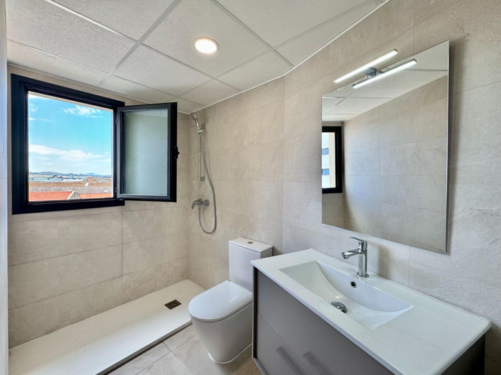 Image No.8-3 Bed Apartment for sale