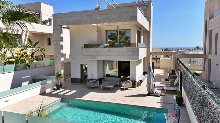Image No.2-Villa de 5 chambres à vendre à Orihuela Costa
