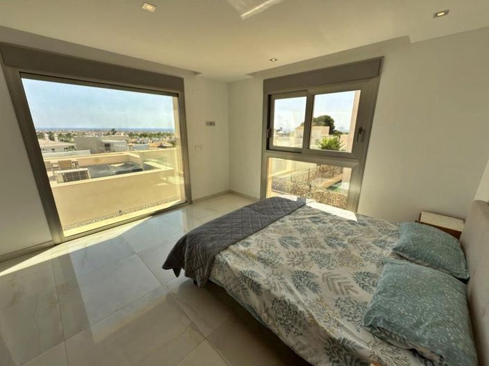 Image No.27-Villa de 5 chambres à vendre à Orihuela Costa