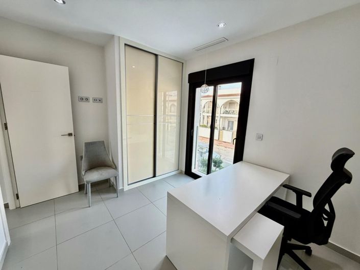 Image No.16-3 Bed Villa for sale