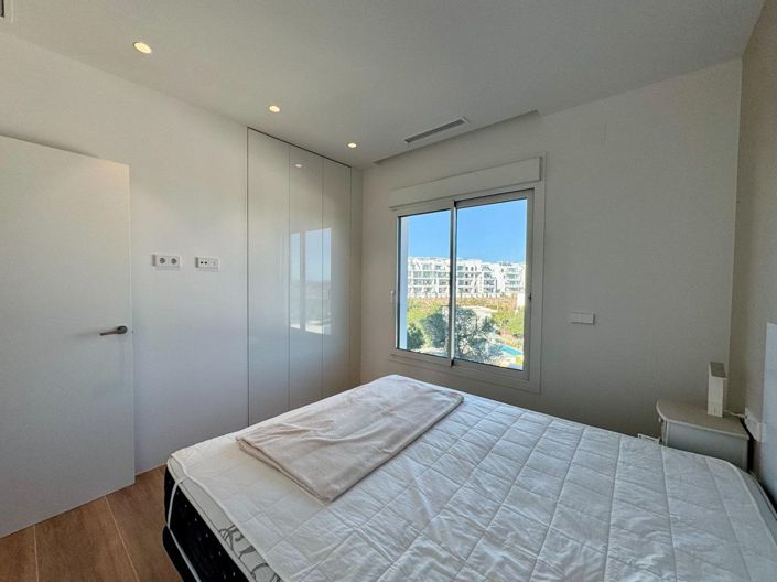 Image No.10-3 Bed Apartment for sale