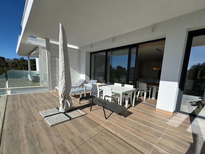 Image No.20-3 Bed Apartment for sale